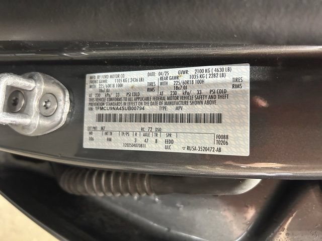 Certified 2025 Ford Escape ST-Line Select AWD/4WD image 35