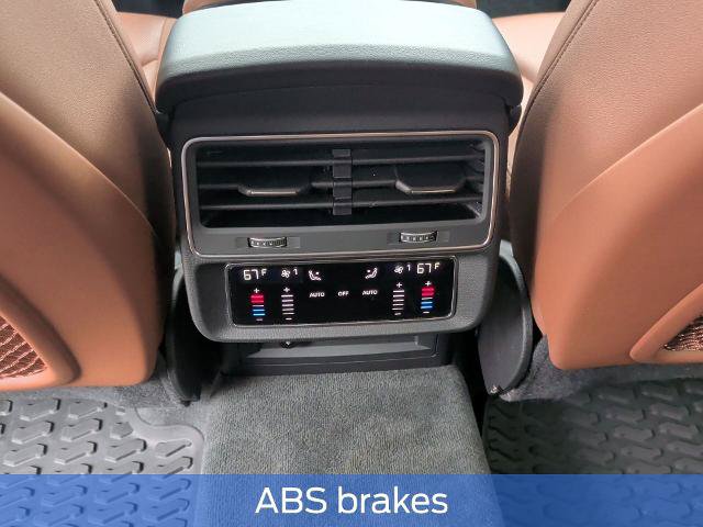 Used 2022 Audi Q8 Premium Plus AWD/4WD image 16