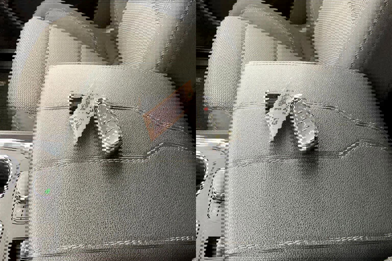 Used 2023 Chevrolet Traverse LT w/ Rear Camera Mirror Package image 14