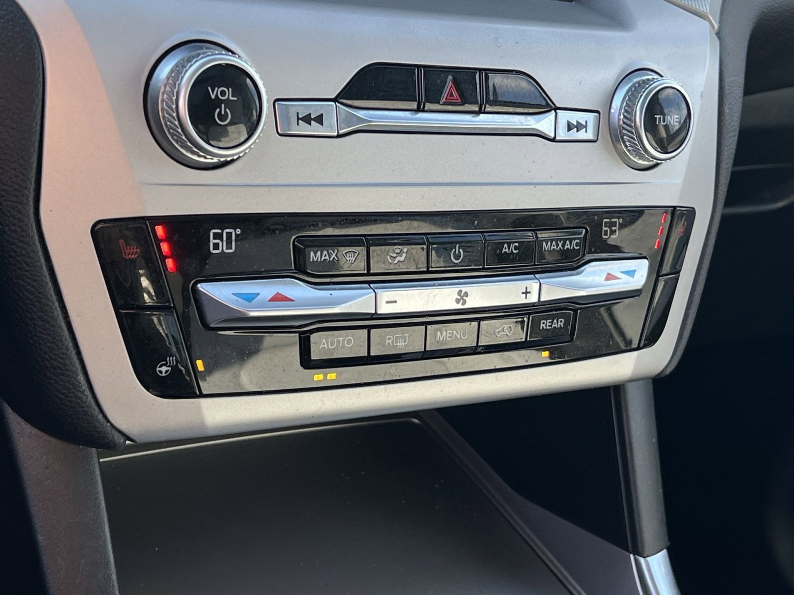 Certified 2021 Ford Explorer XLT w/ Equipment Group 202A AWD/4WD image 21