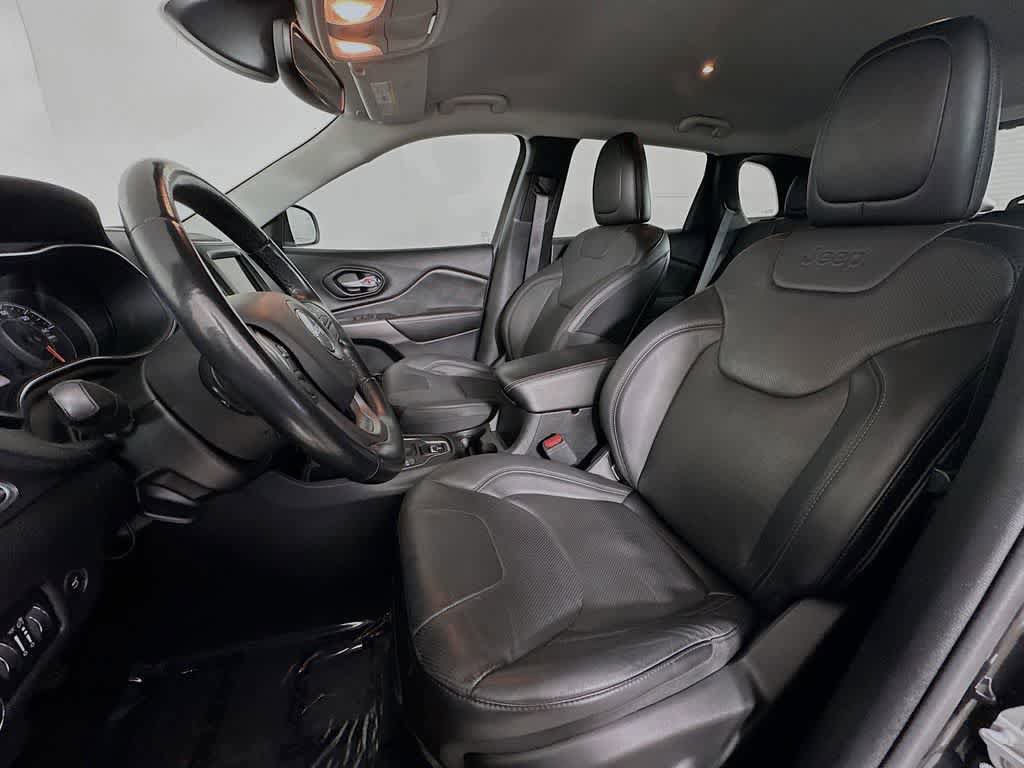 Used 2021 Jeep Cherokee Latitude Lux w/ Comfort/Convenience Group FWD image 12