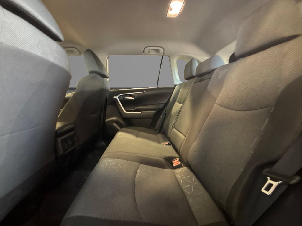 Used 2022 Toyota RAV4 XLE AWD/4WD image 11