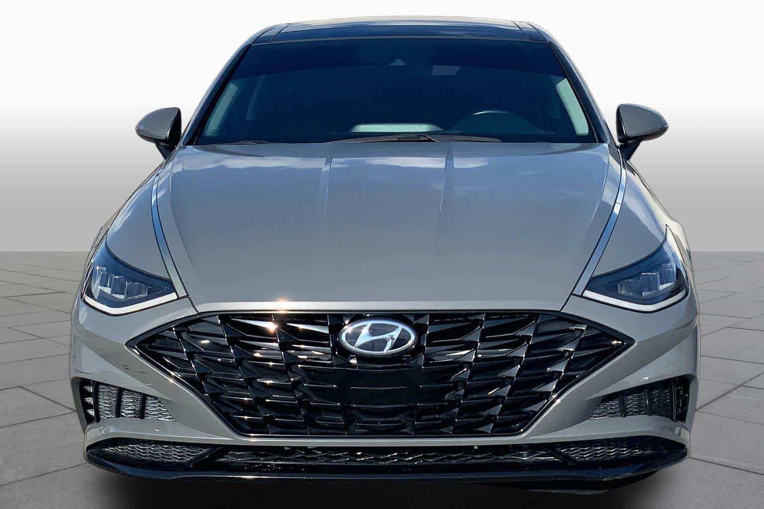 Used 2023 Hyundai Sonata SEL w/ Convenience Package FWD image 4