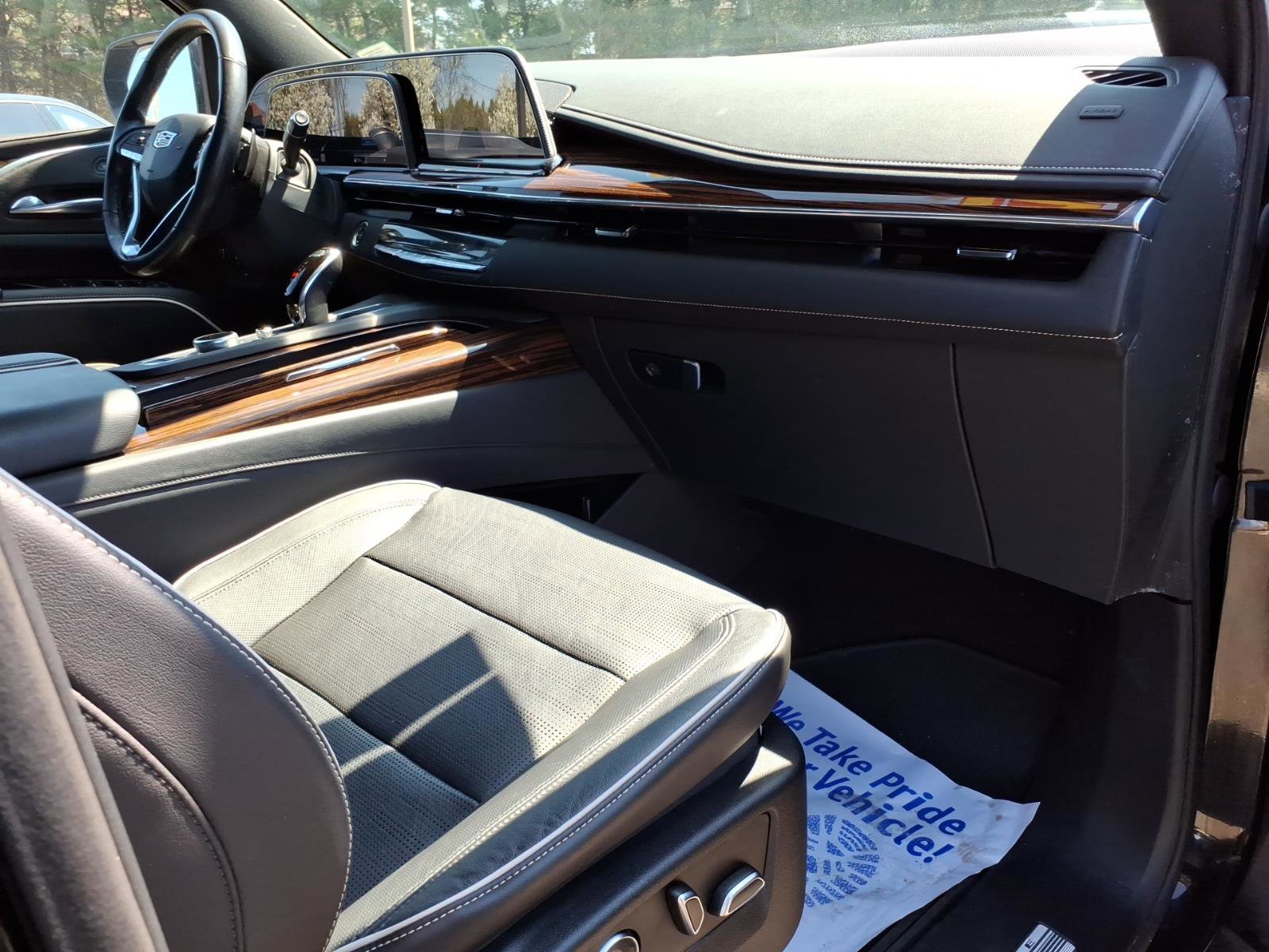 Used 2021 Cadillac Escalade Premium Luxury w/ Performance Package image 9