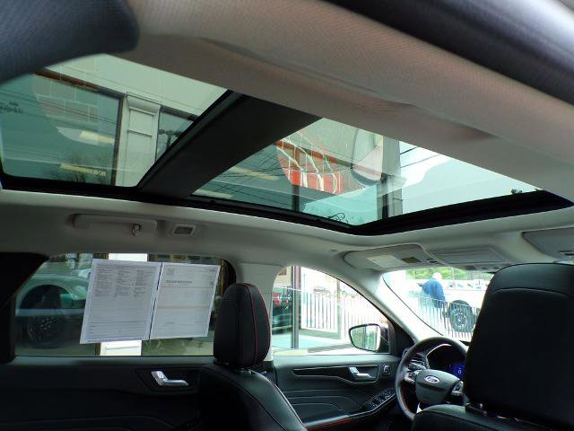 Certified 2022 Ford Escape SEL w/ SEL Stealth AWD Package image 14