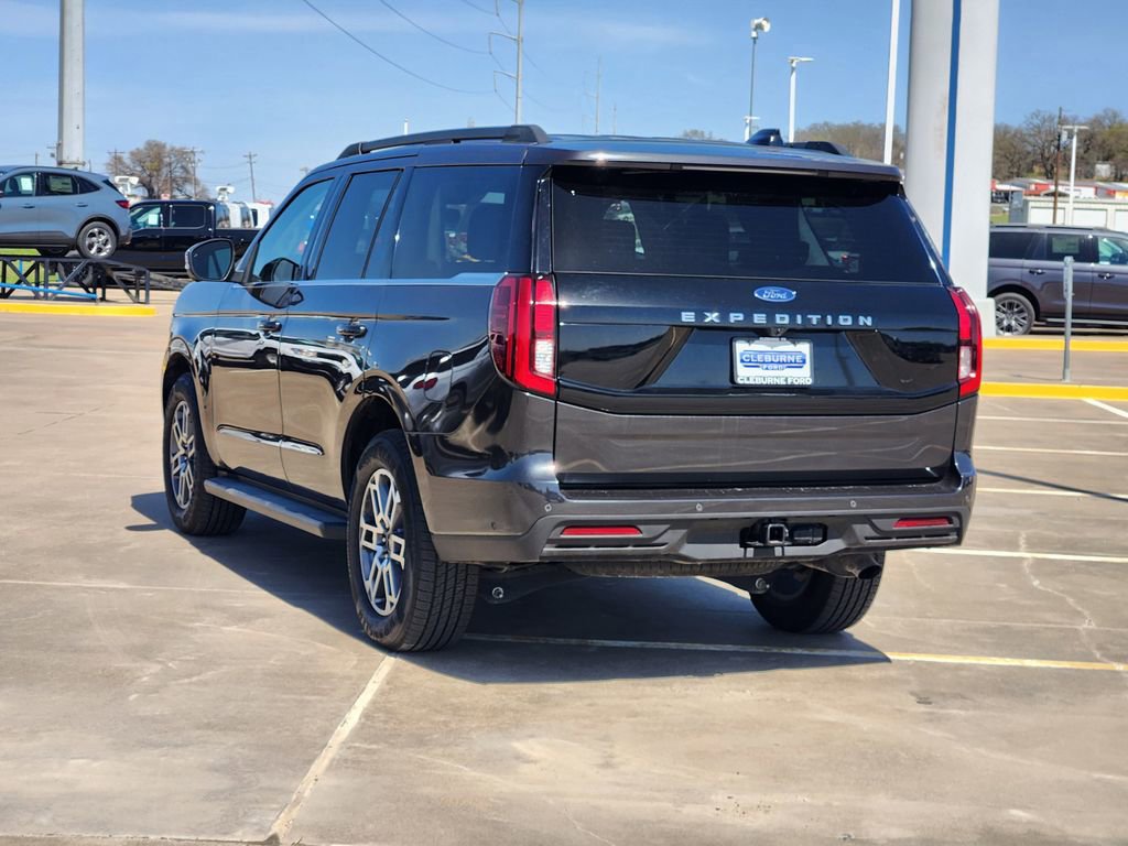 Certified 2025 Ford Expedition Active image 3