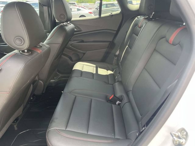 Used 2025 Chevrolet Trax RS w/ Sunroof Package FWD image 13