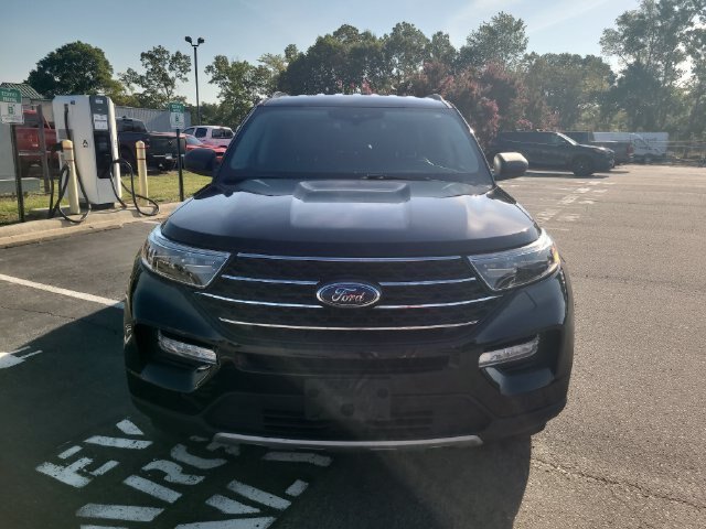 Certified 2023 Ford Explorer XLT w/ Equipment Group 202A AWD/4WD image 2