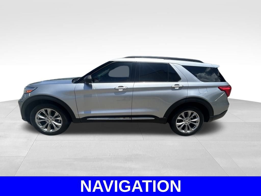 Certified 2022 Ford Explorer XLT w/ Equipment Group 202A image 6