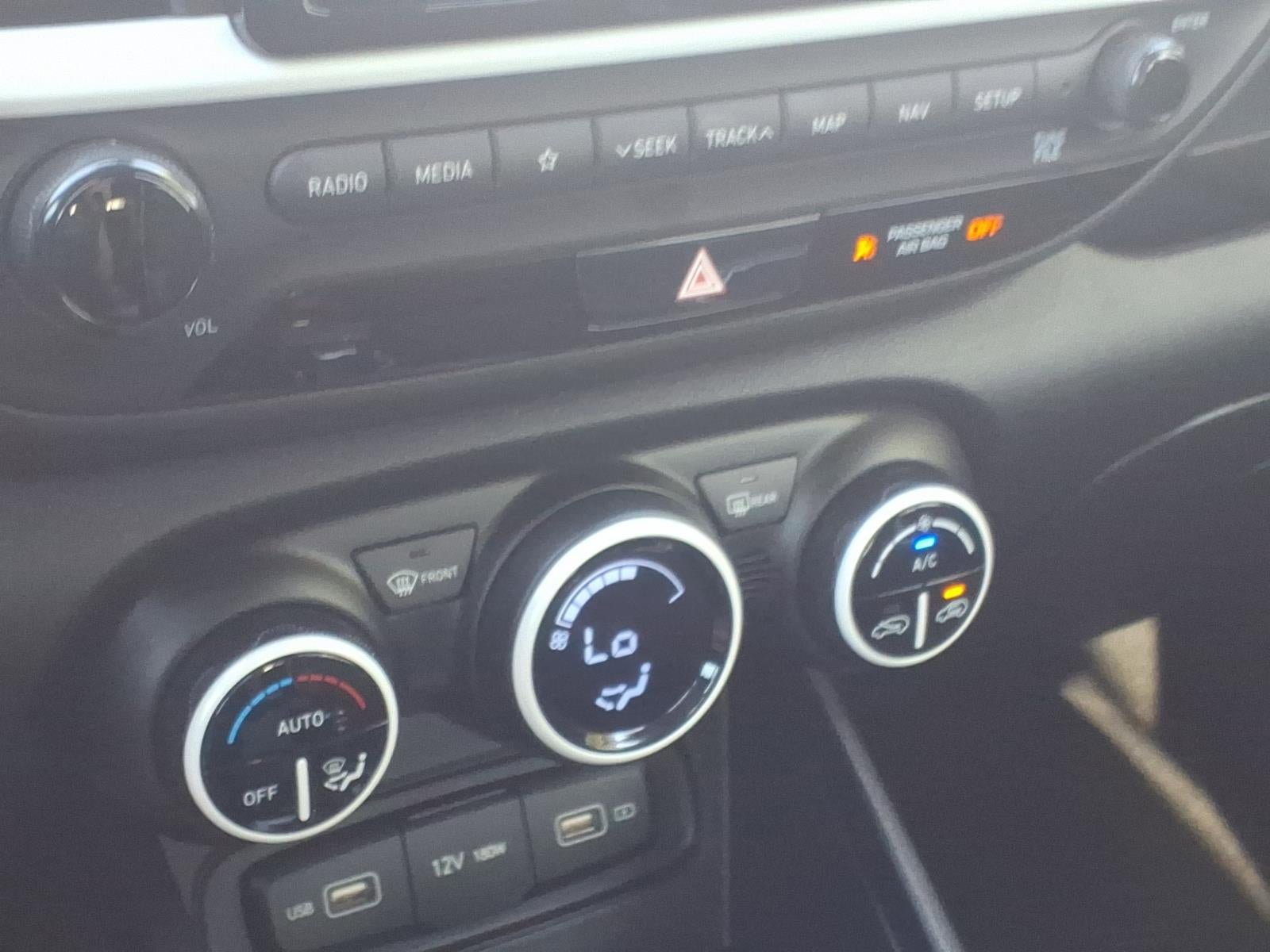 Used 2022 Hyundai Venue Limited FWD image 27
