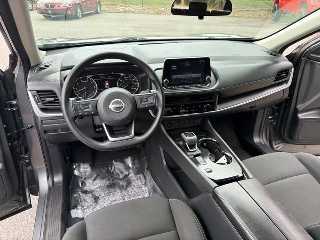 Used 2024 Nissan Rogue S FWD image 15