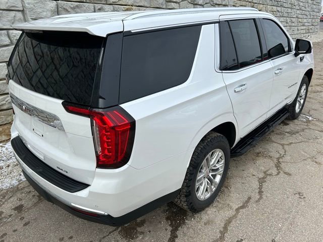 Used 2022 GMC Yukon SLT w/ SLT Premium Package image 3