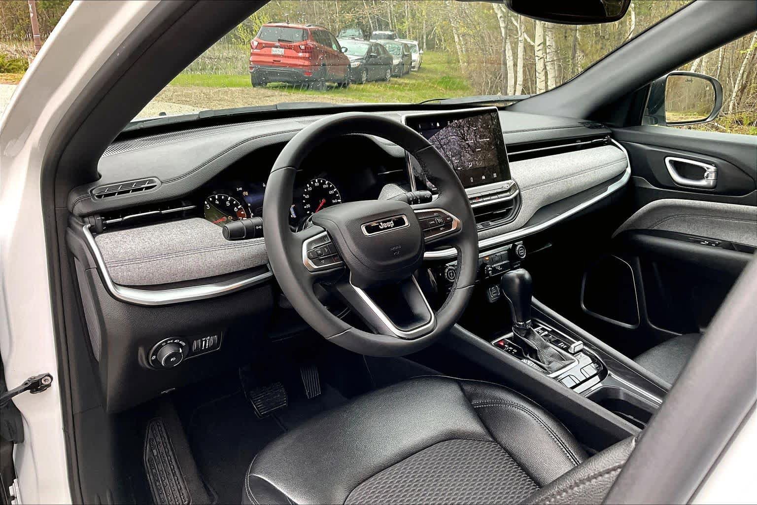 Used 2024 Jeep Compass Latitude AWD/4WD image 18