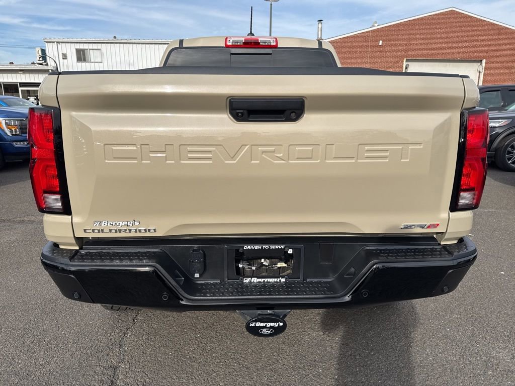 Used 2023 Chevrolet Colorado ZR2 w/ ZR2 Convenience Package III image 4