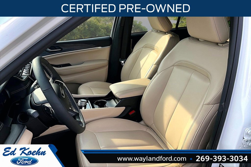 Used 2024 Jeep Grand Cherokee Limited AWD/4WD image 25