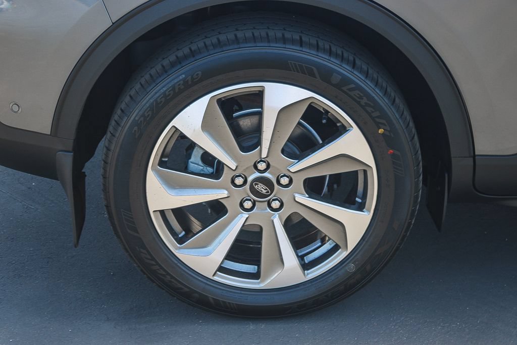 Certified 2023 Ford Escape Platinum w/ Premium Technology Package FWD image 14