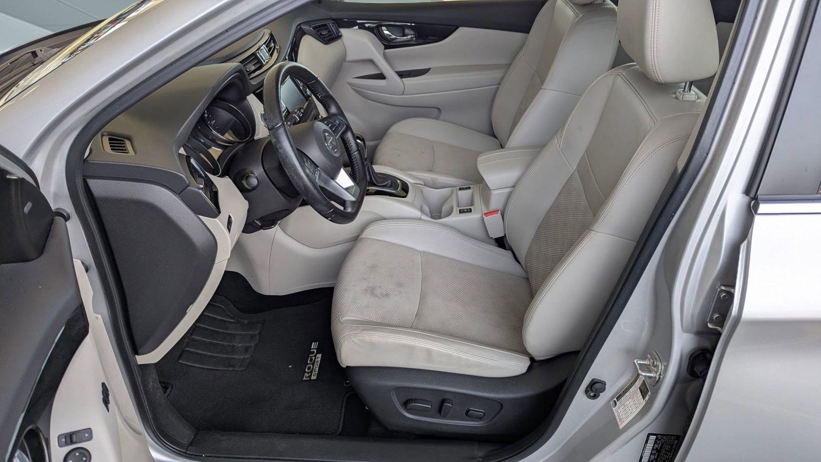 Used 2022 Nissan Rogue Sport SV w/ Technology Package image 10