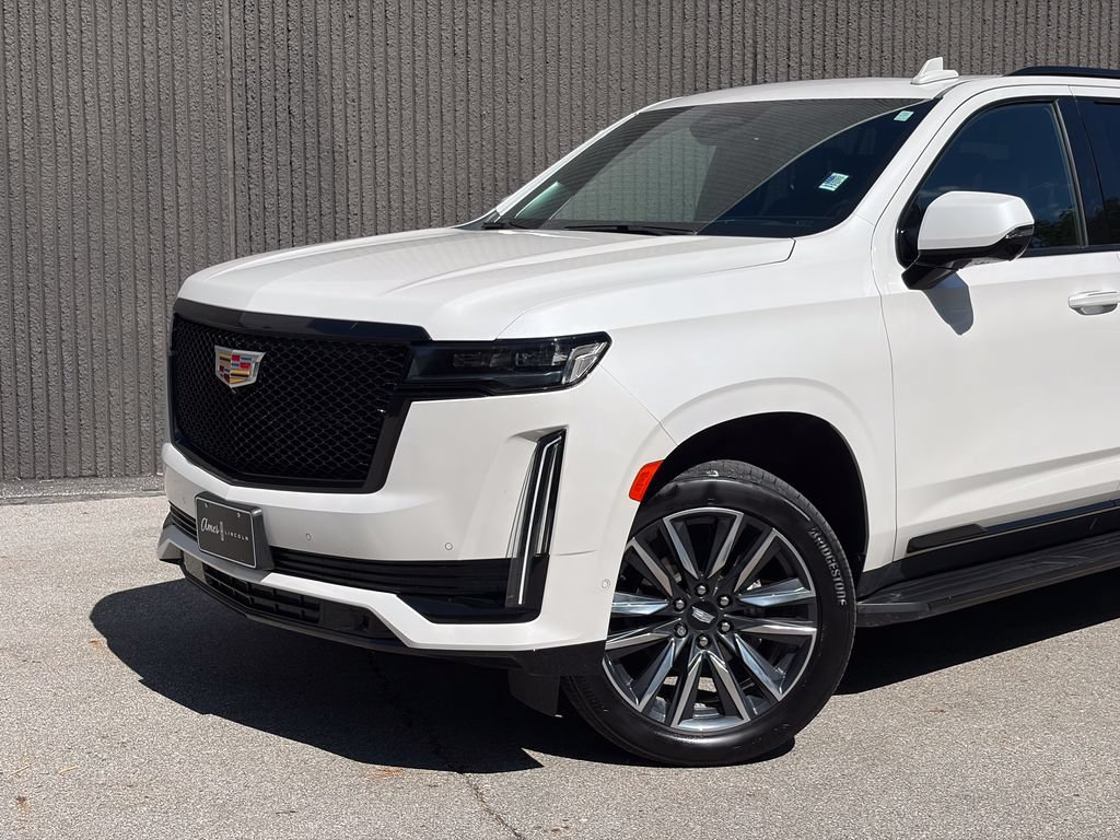 Used 2022 Cadillac Escalade Sport Platinum AWD/4WD image 2