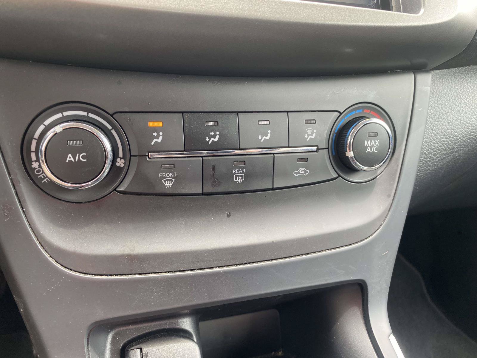 Used 2018 Nissan Sentra S w/ S Midnight Style Package FWD image 25