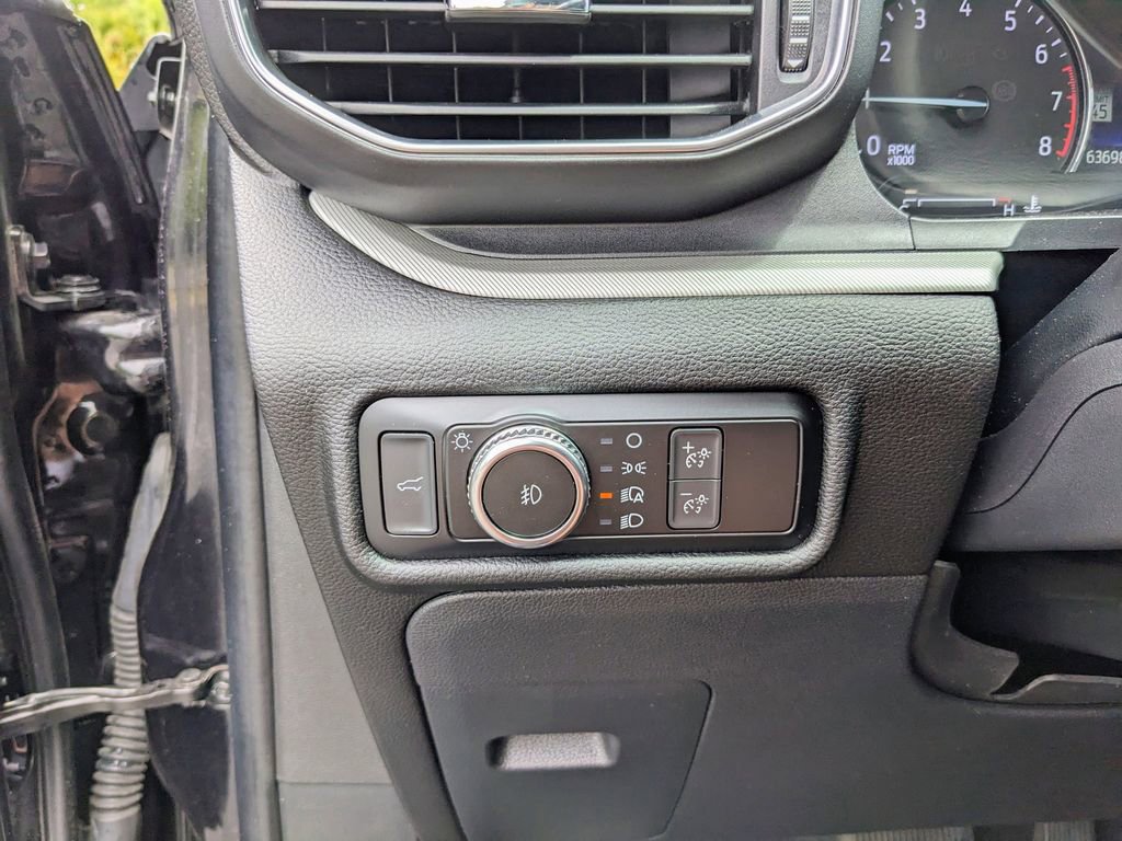 Certified 2022 Ford Explorer XLT w/ Equipment Group 202A image 28