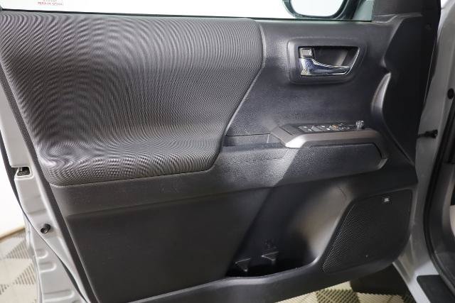 Used 2019 Toyota Tacoma TRD Sport AWD/4WD image 28