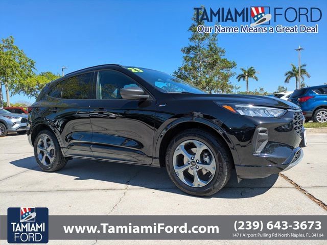Certified 2023 Ford Escape ST-Line AWD/4WD image 6