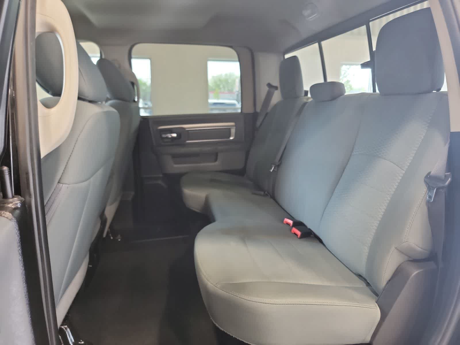 Used 2019 RAM 1500 Classic SLT AWD/4WD image 34