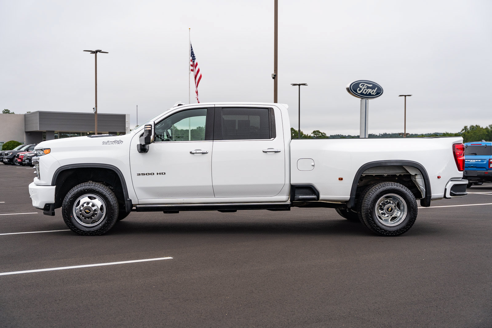 Used 2021 Chevrolet Silverado 3500 High Country AWD/4WD image 4