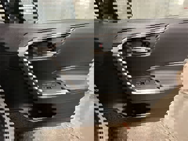 Used 2022 Toyota RAV4 XLE w/ Convenience Package image 26