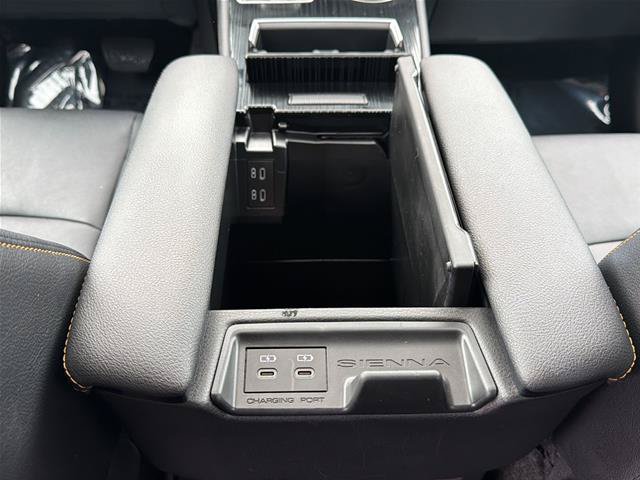 Used 2025 Toyota Sienna XLE Woodland Edition AWD/4WD image 21