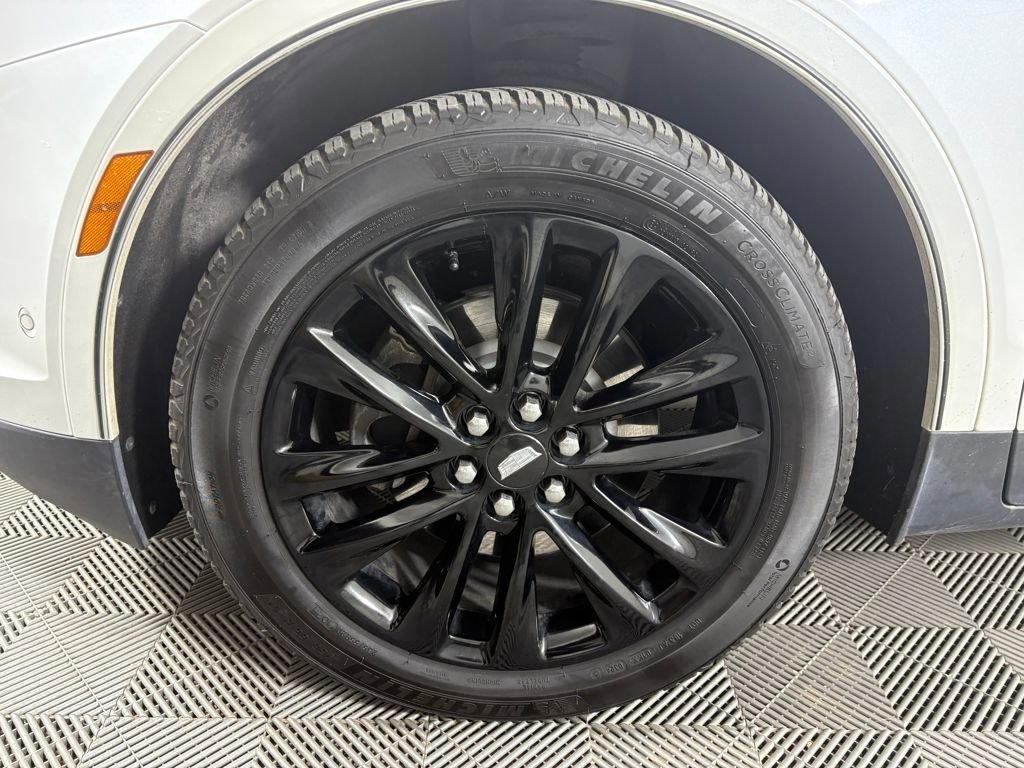 Used 2017 Cadillac XT5 Platinum w/ Driver Assist Package image 12