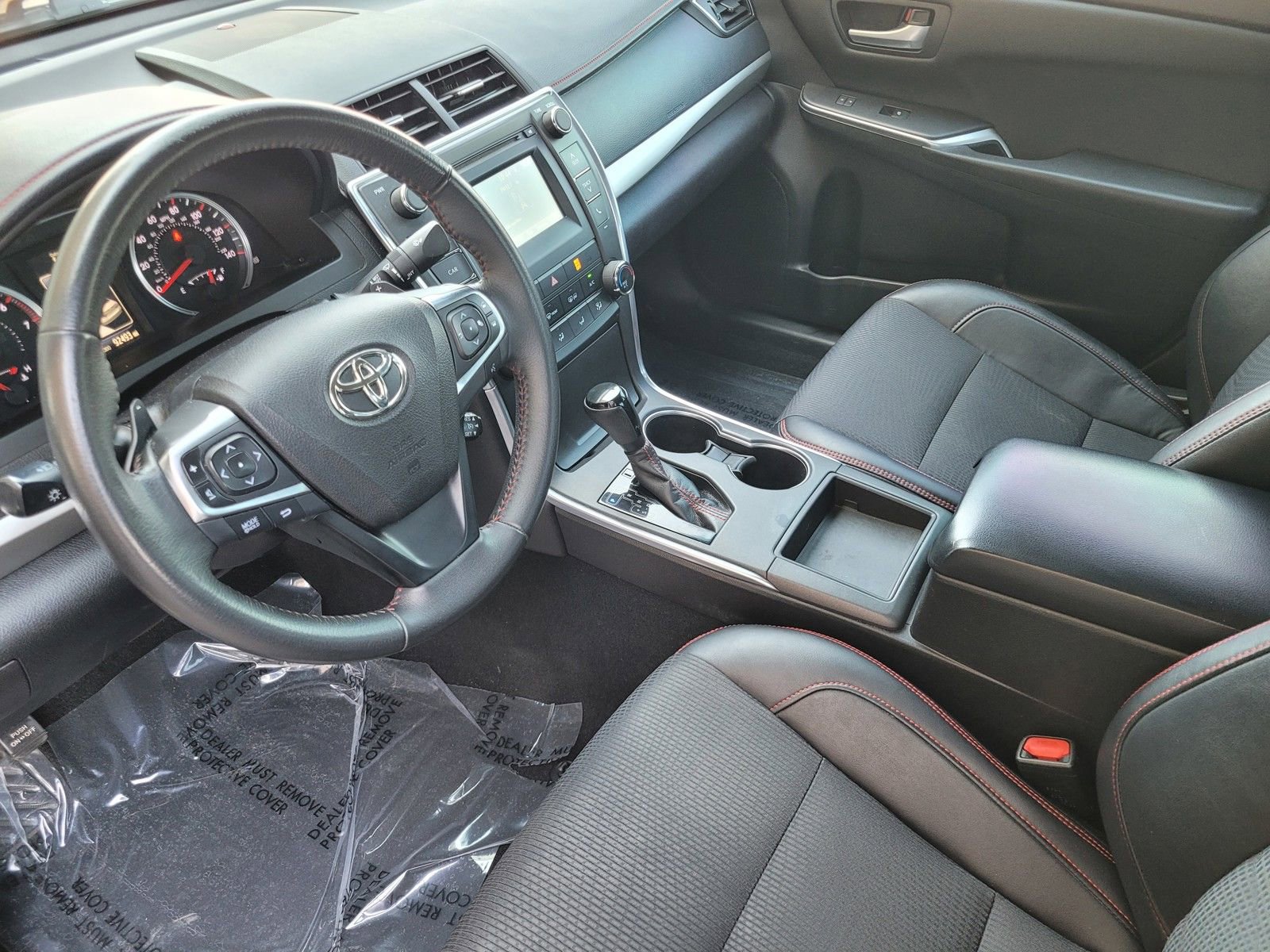 Used 2017 Toyota Camry SE FWD image 19