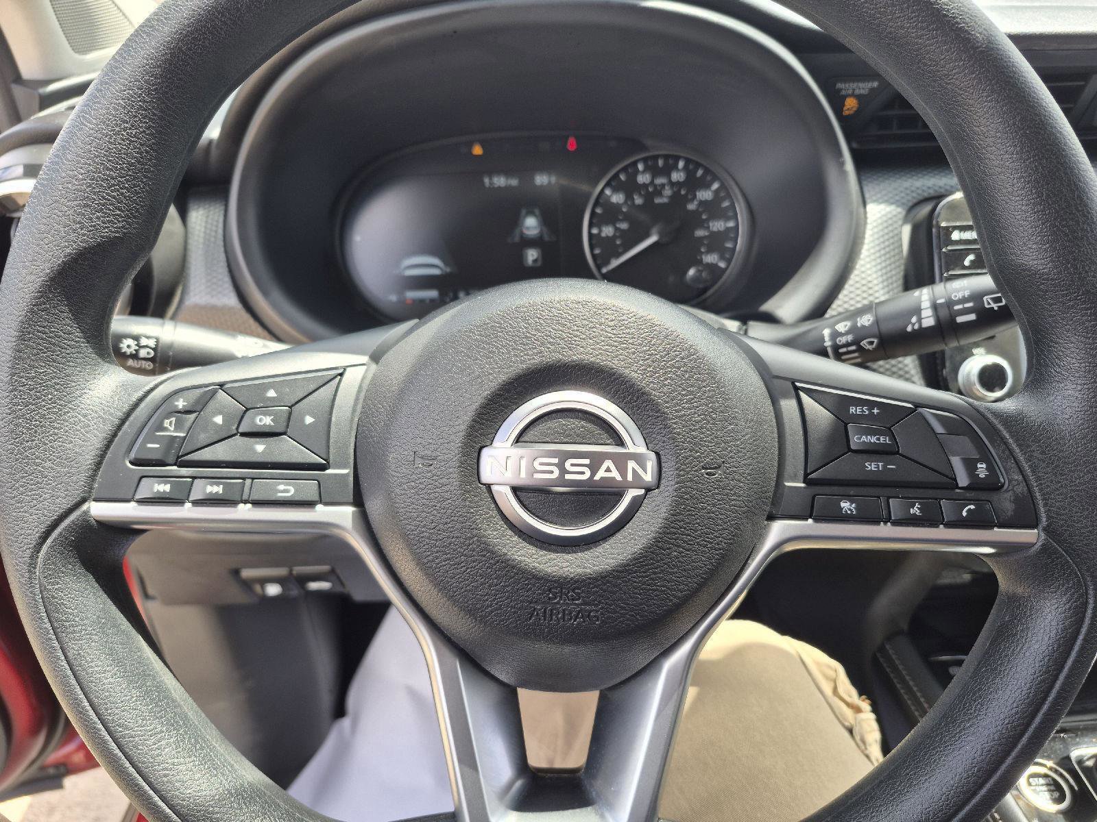 Used 2023 Nissan Kicks SV image 8