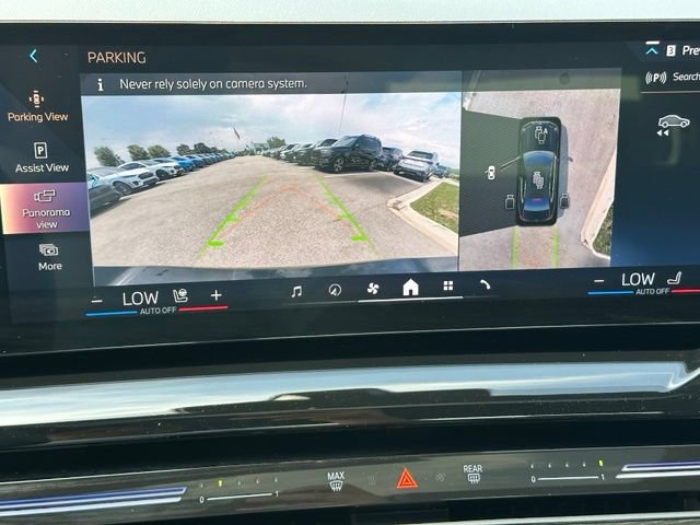 Used 2025 BMW 530i xDrive AWD/4WD image 32
