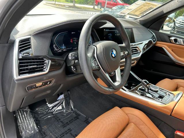 Used 2023 BMW X5 xDrive45e w/ Parking Assistance Package AWD/4WD image 17
