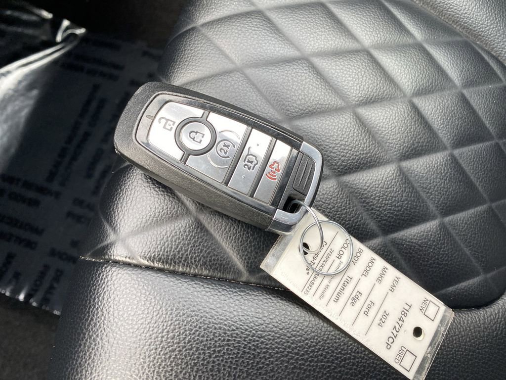 Certified 2024 Ford Edge Titanium image 36