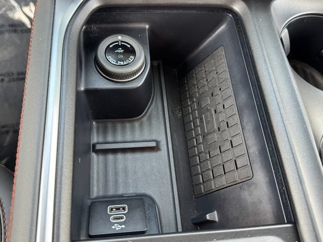 Certified 2025 Ford Expedition Active AWD/4WD image 29