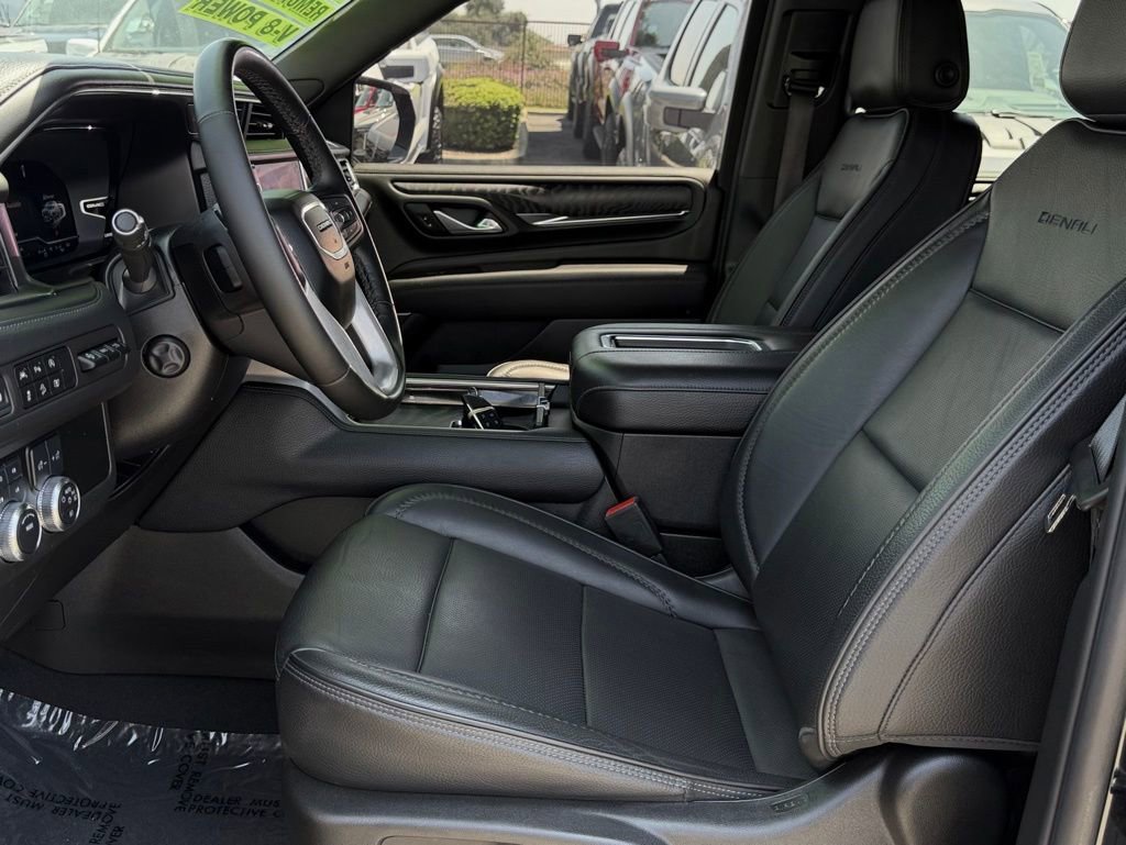Used 2024 GMC Yukon Denali AWD/4WD image 15