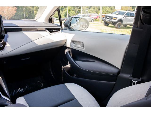 Used 2025 Toyota Corolla LE FWD image 15