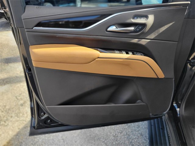 Used 2023 Cadillac Escalade ESV Premium Luxury w/ Performance Package image 17