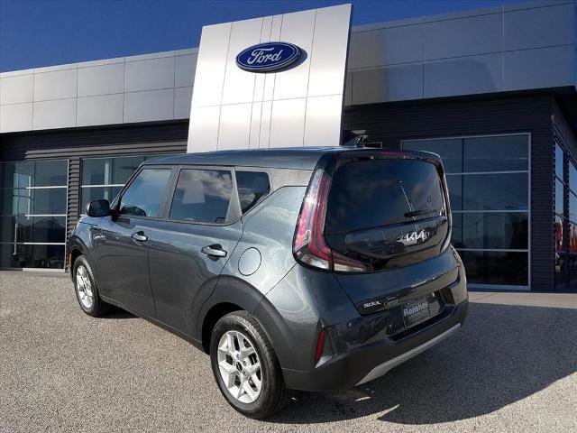 Used 2024 Kia Soul LX w/ Option Group 015 image 2