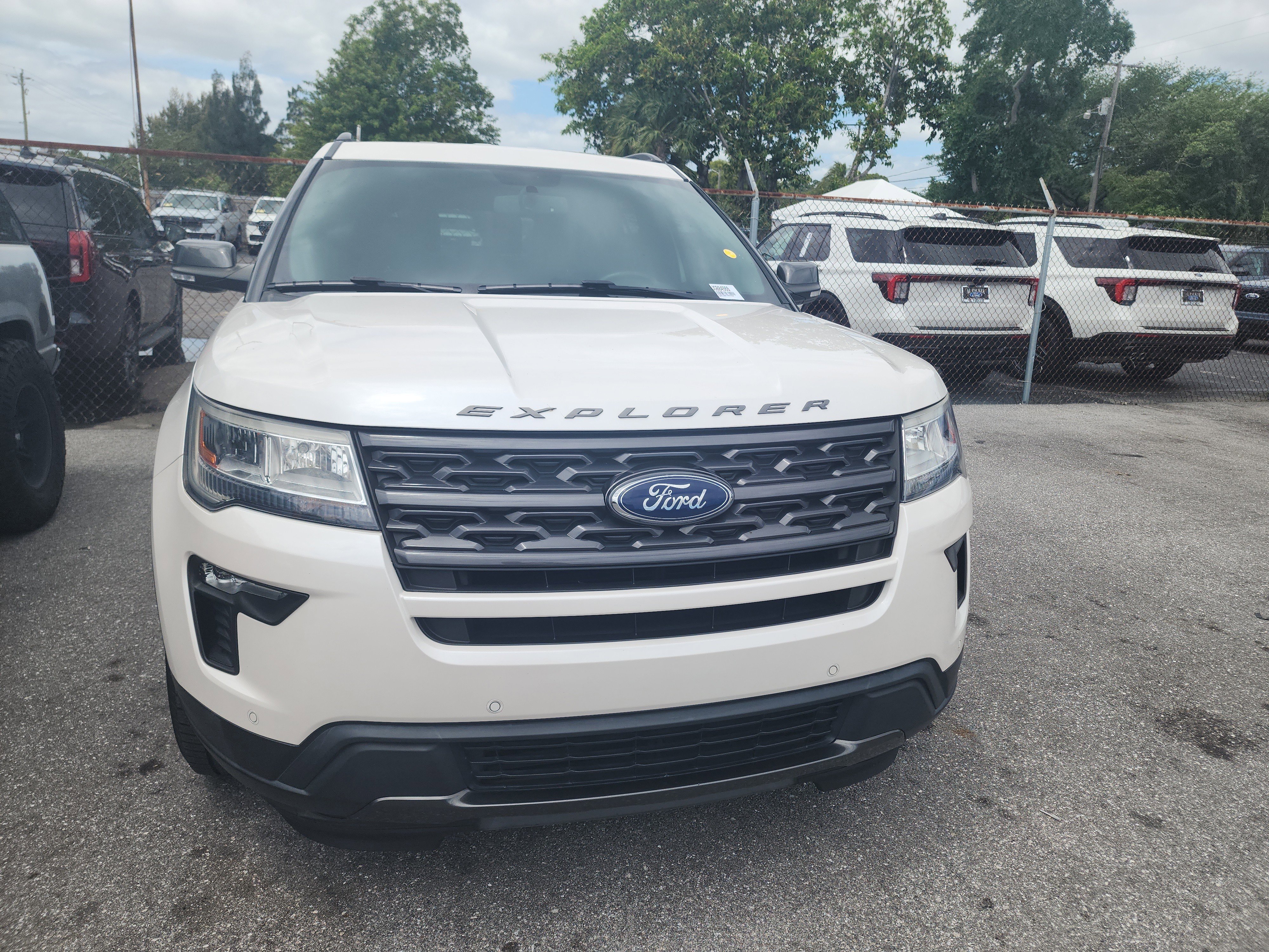 Certified 2018 Ford Explorer XLT w/ Equipment Group 202A image 4