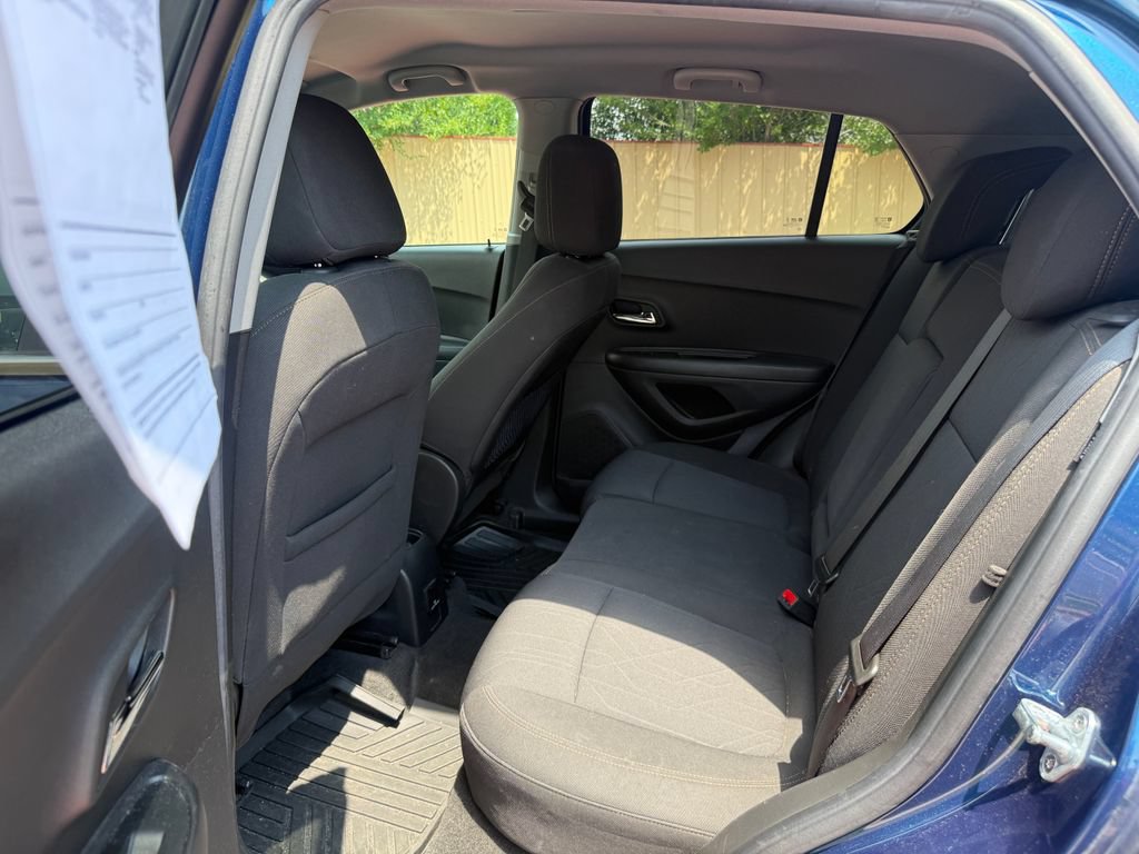 Used 2020 Chevrolet Trax LT AWD/4WD image 19