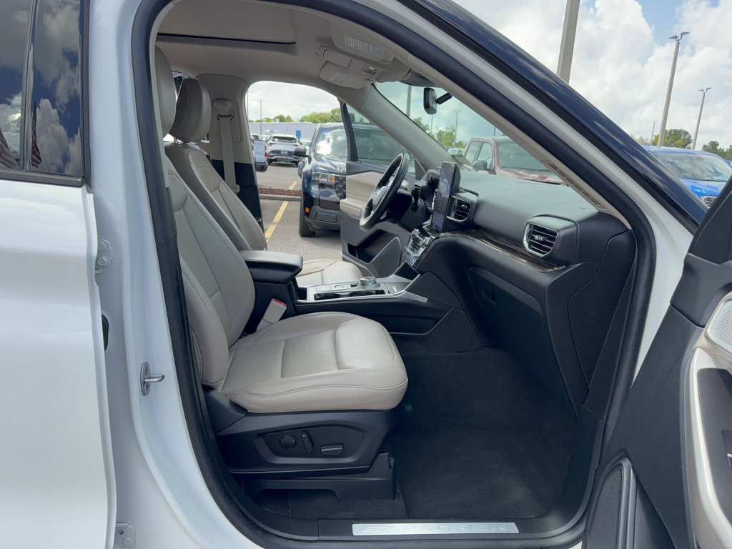 Certified 2023 Ford Explorer Limited w/ Limited Technology Package RWD image 14