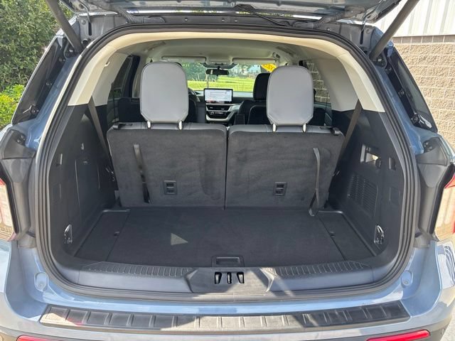 Certified 2025 Ford Explorer Active w/ Active Comfort Package AWD/4WD image 12