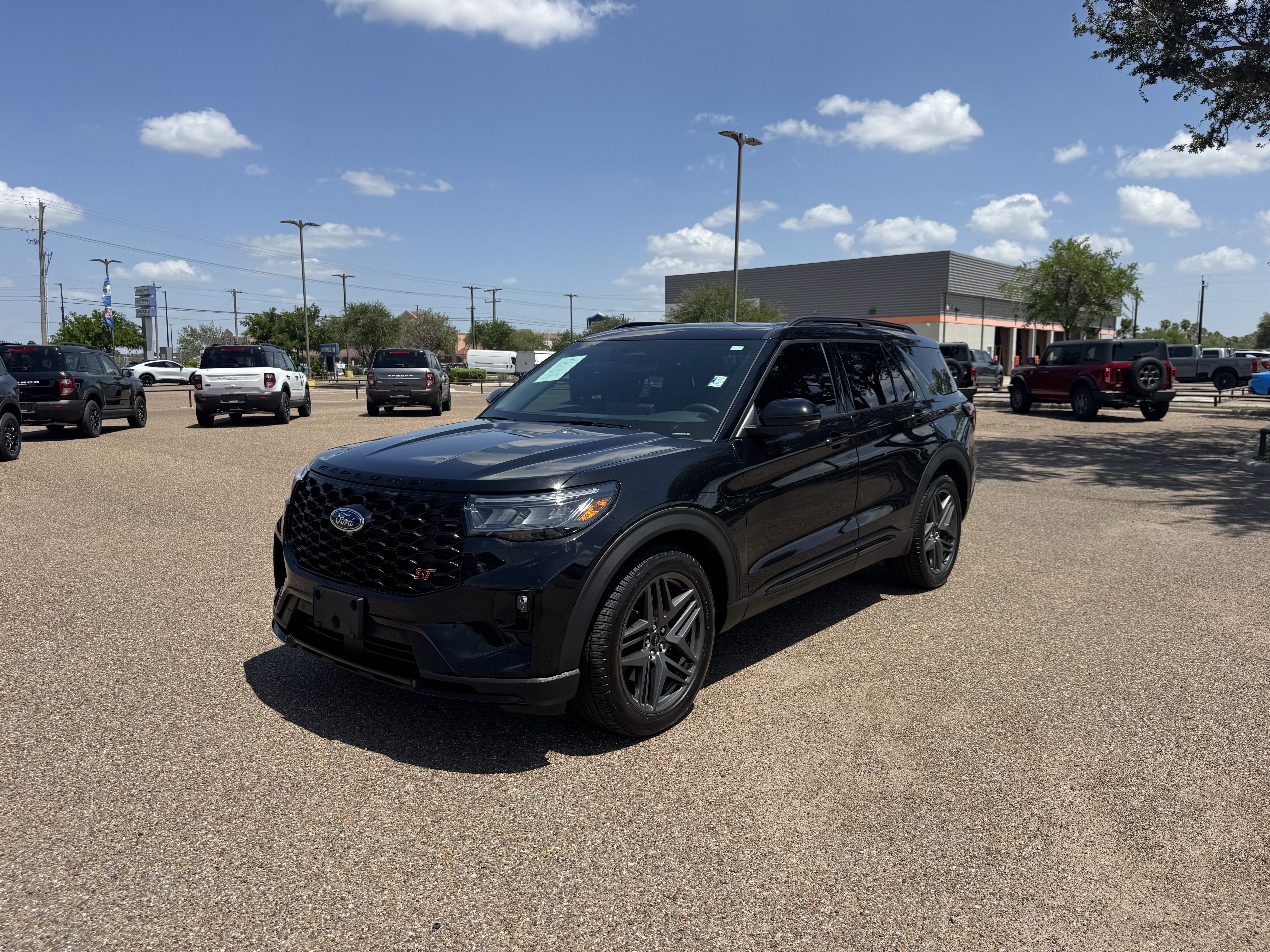 Certified 2025 Ford Explorer ST w/ Sun And Sound Package AWD/4WD image 1