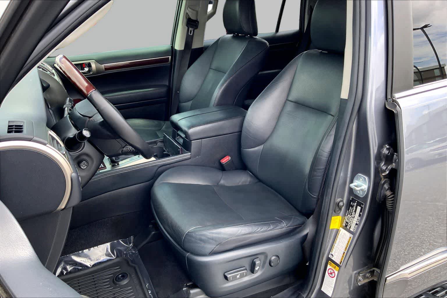 Used 2018 Lexus GX 460 Premium w/ Premium Package AWD/4WD image 8