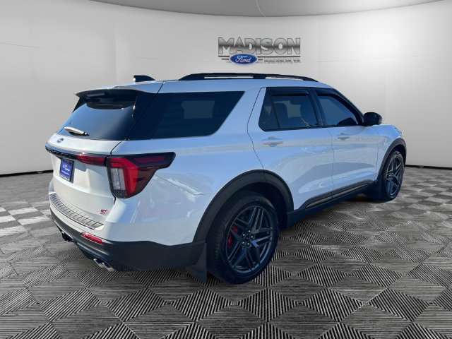 Certified 2025 Ford Explorer ST AWD/4WD image 5
