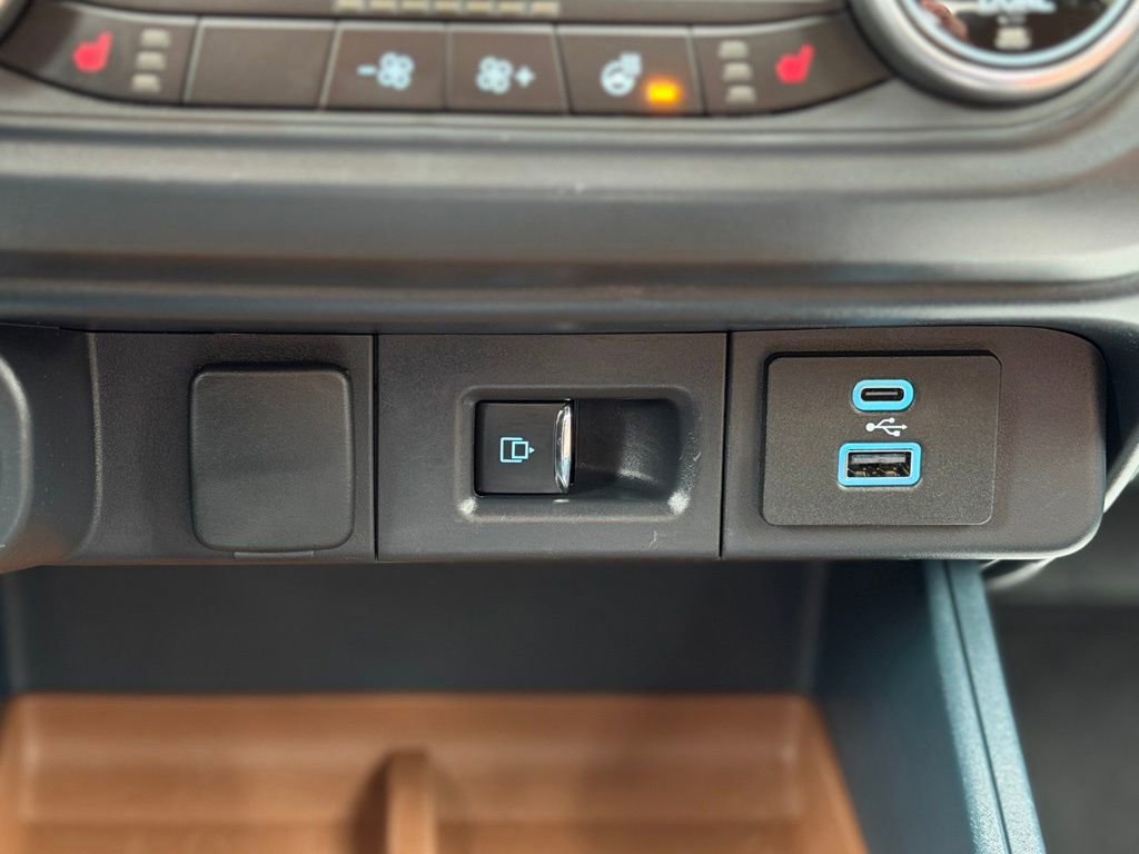 Certified 2024 Ford Maverick Lariat FWD image 17