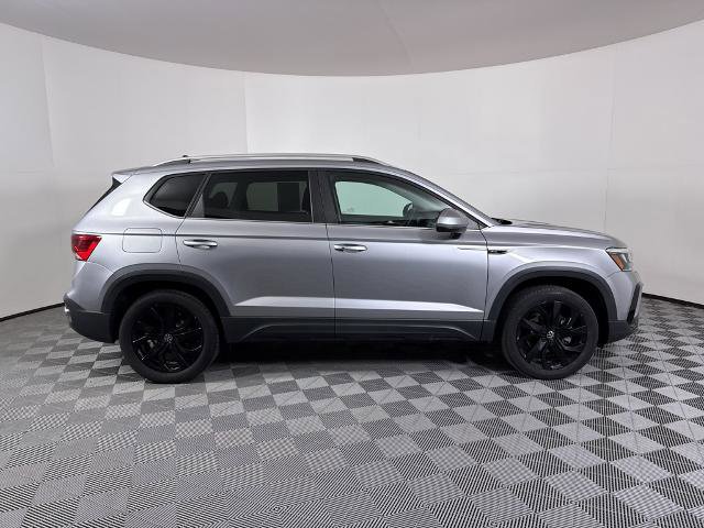 Used 2023 Volkswagen Taos SE image 2